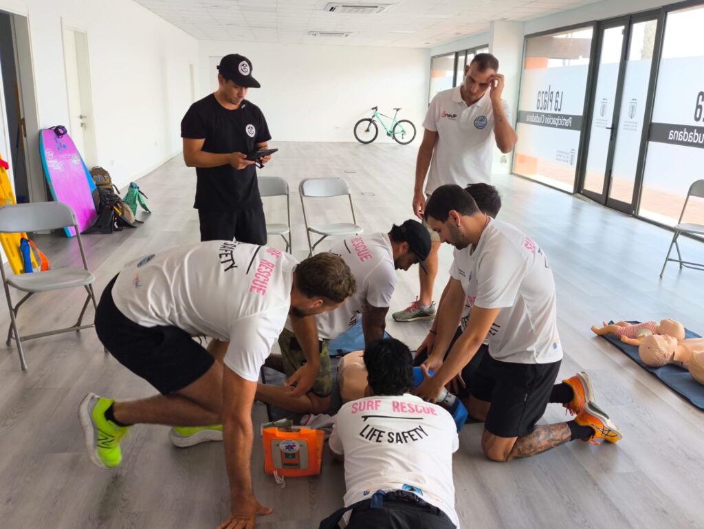 curso de atención pre-hospitalaria con el personal de vivir Capacitaciones.